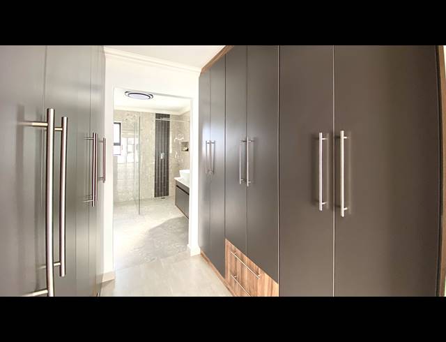 3 BEDROOM HOUSE FOR SALE IN BRITANNIA REEF ESTATE